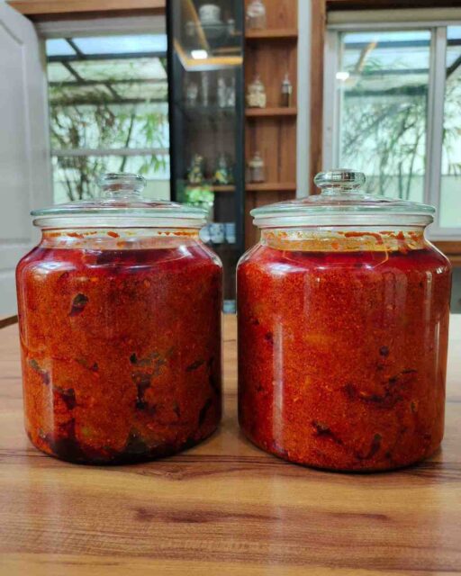 🌶️ Grandma's Authentic Avakaya Recipe – A Fiery Pickle That Awakens Nostalgia!
Spice up your meals with the bold flavors of Andhra & Telangana’s cherished Avakaya – a mango pickle steeped in tradition. Handcrafted with raw mangoes, mustard, red chili powder, and aromatic sesame oil, this pickle is a true taste of home.
🔥 Recipe Highlight:
✔️ Traditional Style Preparation
🌿 Ingredients:
Raw mangoes, sesame oil, mustard powder, chili powder, fenugreek, garlic, salt + optional Bengal gram & turmeric!
📺 Watch the full recipe here: https://youtu.be/vFn_6RCq9BQ
🌏 Read the full story & recipe on CookingTantra: https://cookingtantra.com/
💬 Tell us – How do you enjoy your Avakaya?
Hashtags:
#Avakaya #MangoPickle #CookingTantra #AndhraFood #TelanganaFood #TraditionalRecipes #HomemadePickle #IndianCuisine #FoodLovers #AuthenticFlavors #PickleLovers #SpicyFood

https://cookingtantra.com/grandmas-authentic-avakaya-recipe-a-fiery-pickle-that-awakens-nostalgia/?utm_source=instagram-business&utm_medium=jetpack_social