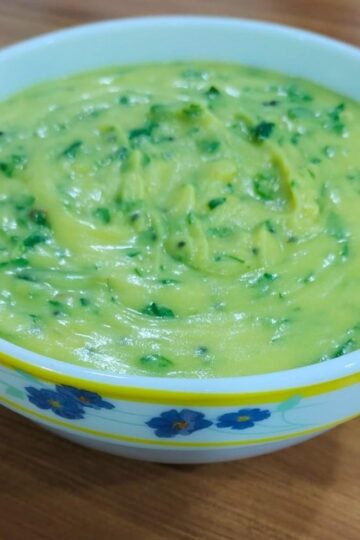 Savor the authentic flavors of Maharashtra with our Methi Pithla recipe, a wholesome blend of fresh fenugreek leaves and gram flour. This traditional dish is a comforting staple, perfect for pairing with bhakri, roti, or rice.