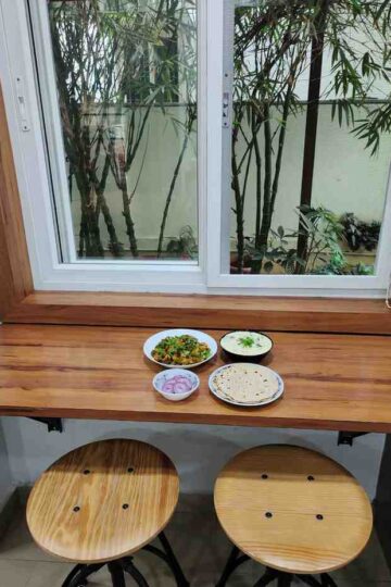 Cozy meal ideas for two. Romantic Dinner by the WIndow.