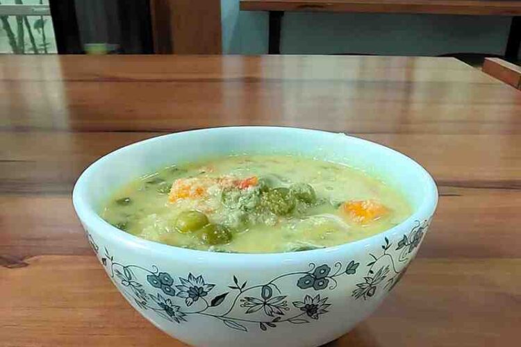 South Indian Vegetable Korma is a delightful, aromatic dish that brings together an array of vegetables, whole spices, and a creamy coconut-based sauce.