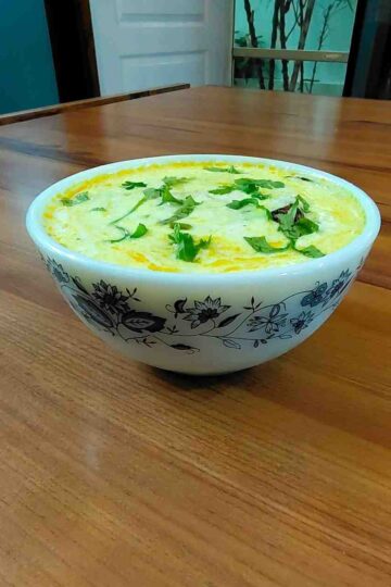 Experience the rich flavors of Punjab with this authentic Punjabi Dahi Chutney. Made with yogurt, fried red chilies, and cumin, this tangy and spicy condiment is perfect to elevate your meals.