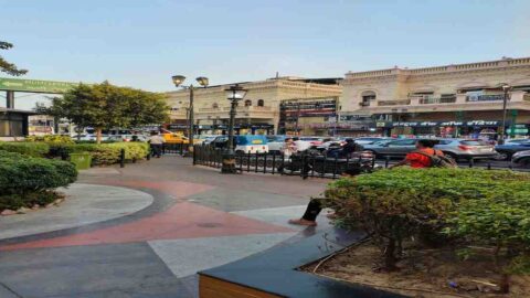 Lucknow Travel Guide: Hazrathganj Market