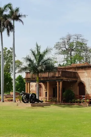 Lucknow Lucknow Travel Guide: Best Food, Heritage & Places to Visit