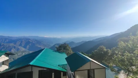 Morning Himalayan view from a Dalhousie hotel