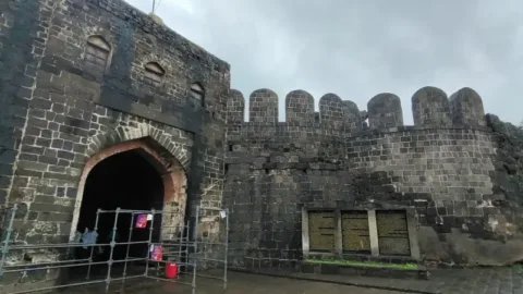 Gateway and ramparts of Daulatabad Fort