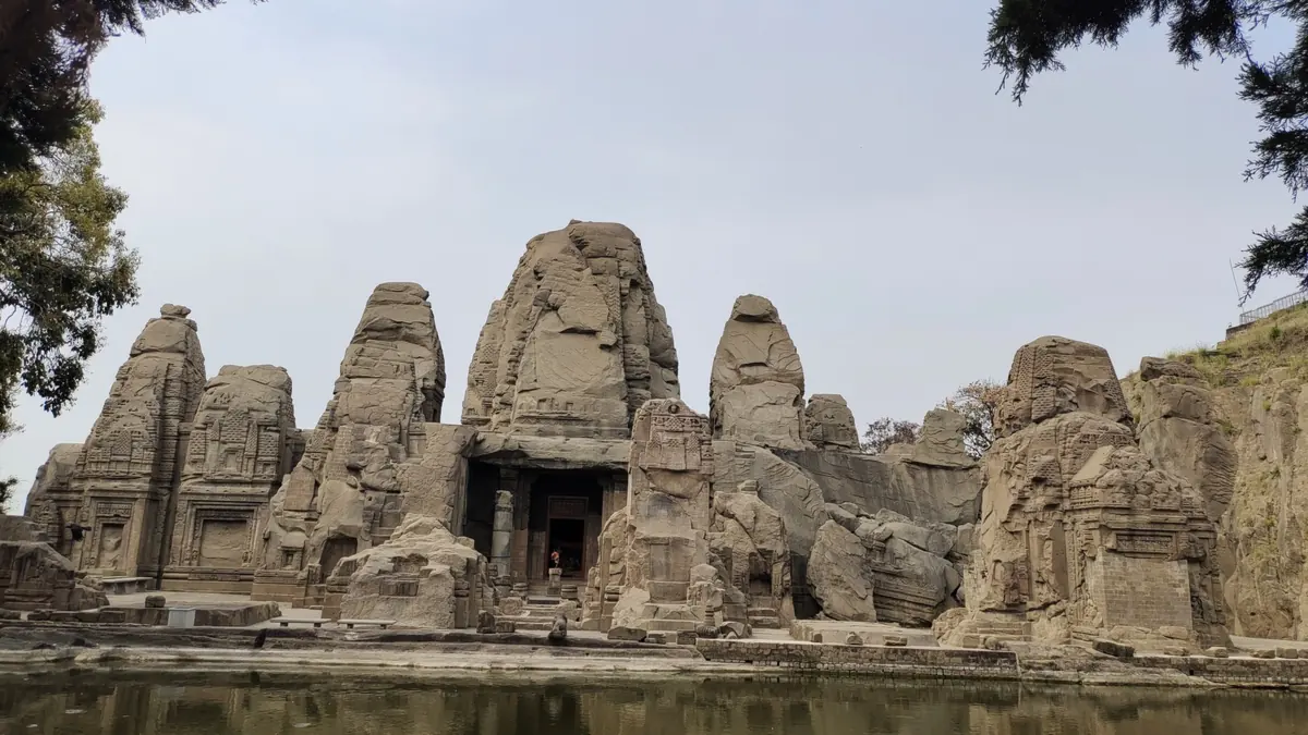 Dharamshala Itinerary: 2 Days of Norbulingka, Masroor & Kangra Fort