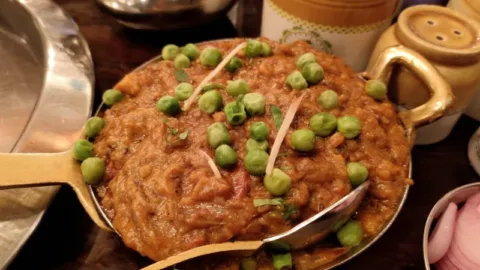 Punjabi curry with green peas at Haveli, Amritsar